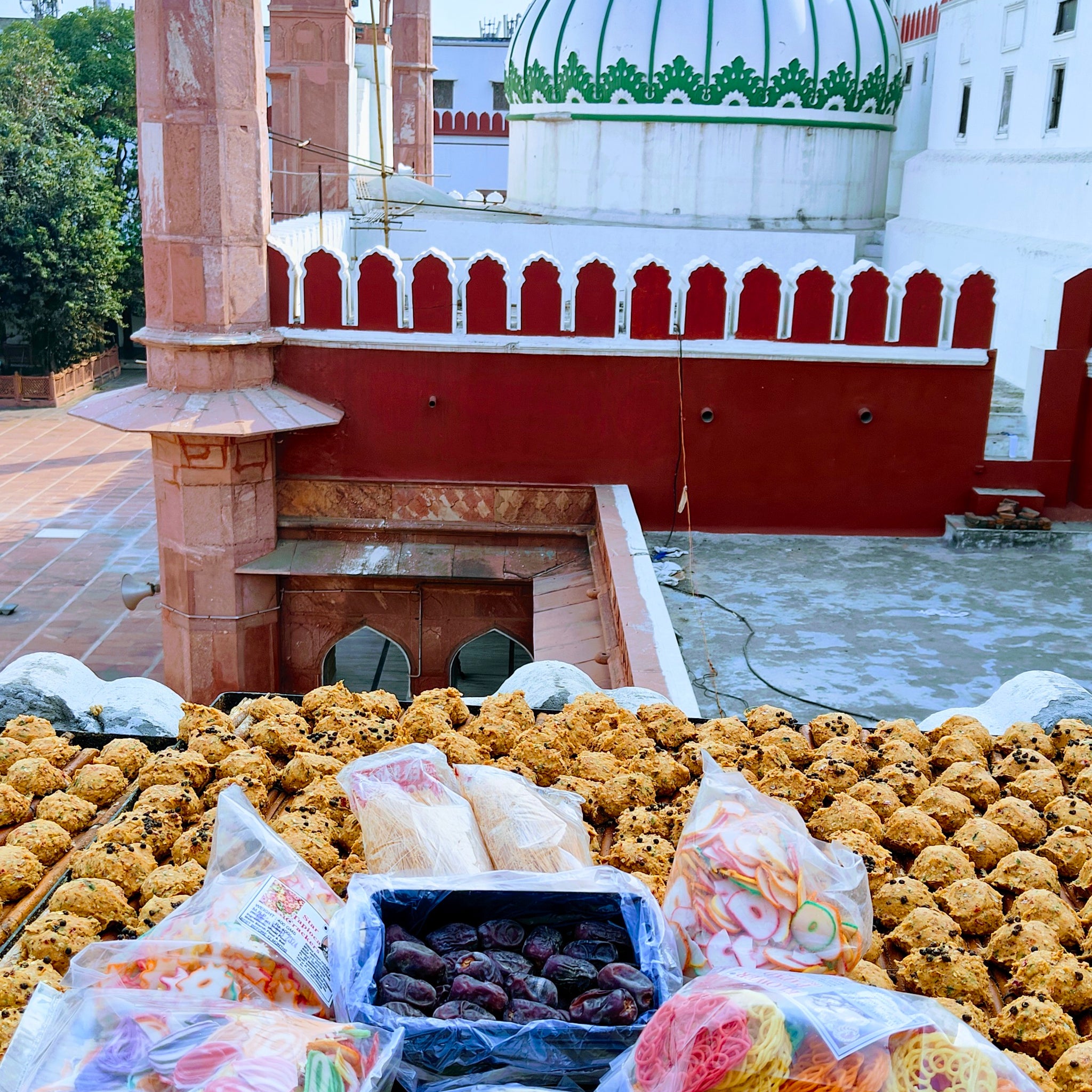 IFTAAR FAMILY PACK 2 PCK SEWIYA ,DATES(KHAJOOR)  HEENG PAPAD, SABUDANA STAR PAPAD,BNARSI ALOO PAPAD , FLOWER PAPAD,JELLY PAPAD & POLO PAPAD